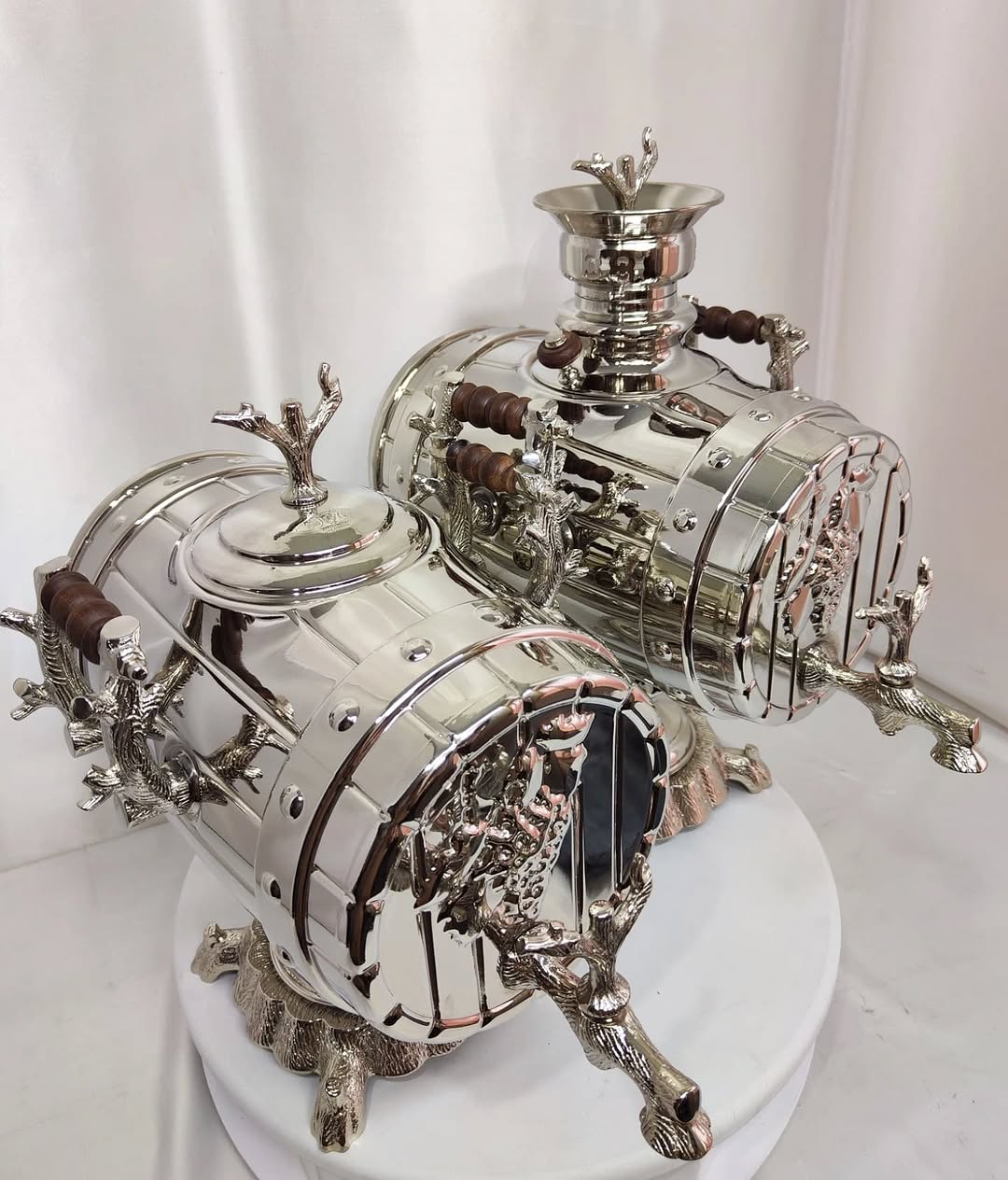 سماور پانچ بشکه ای و شربت خوری