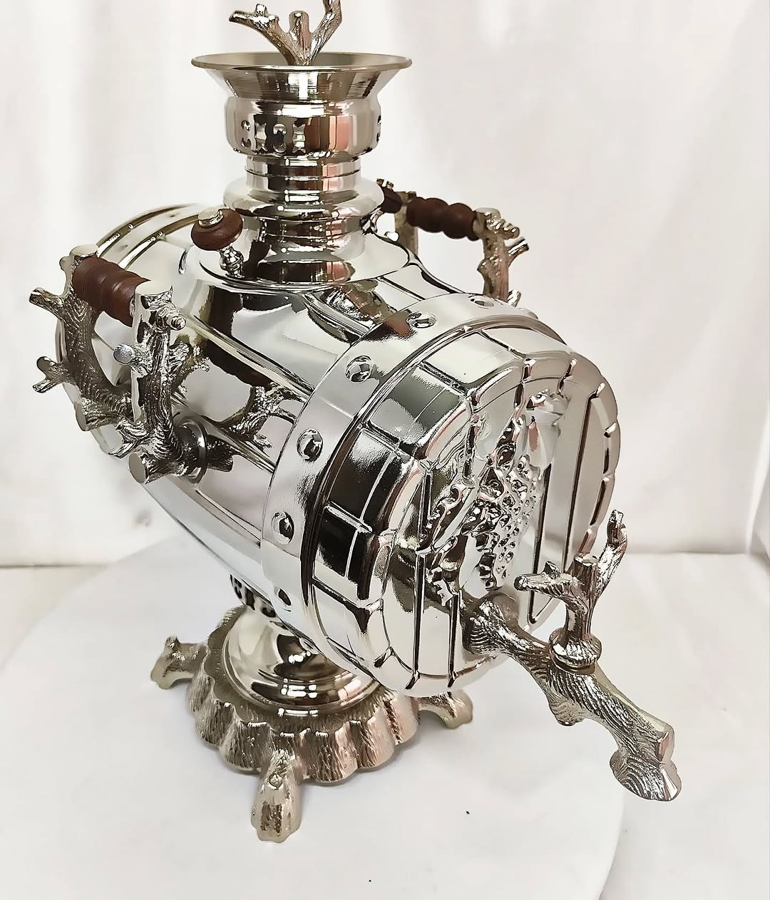 سماور پانچ بشکه ای و شربت خوری